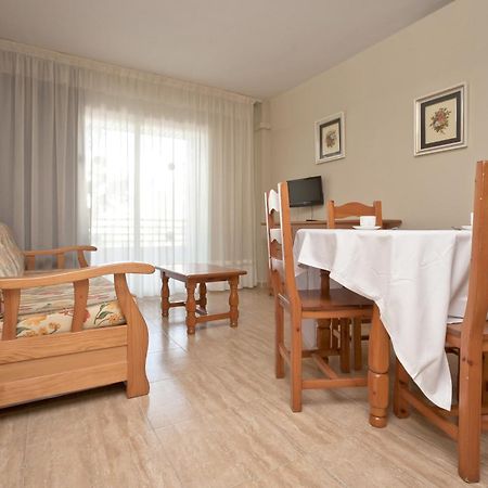 Apartbeach Royal Apartments Салоу Екстериор снимка