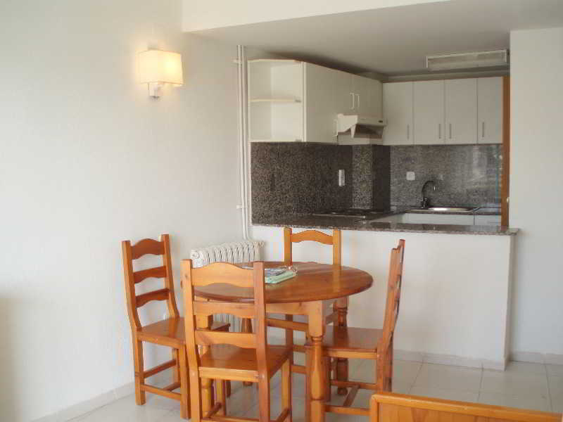 Apartbeach Royal Apartments Салоу Екстериор снимка