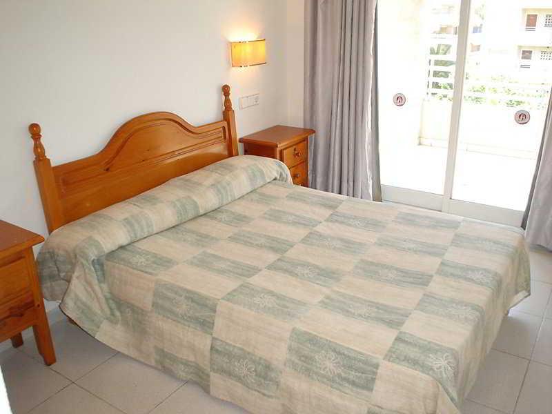 Apartbeach Royal Apartments Салоу Екстериор снимка