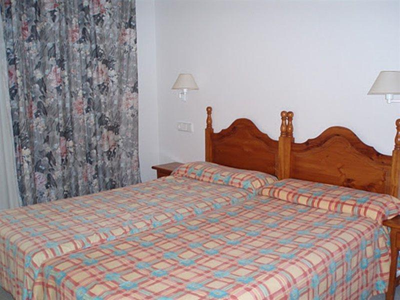 Apartbeach Royal Apartments Салоу Екстериор снимка