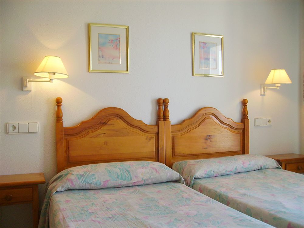 Apartbeach Royal Apartments Салоу Екстериор снимка