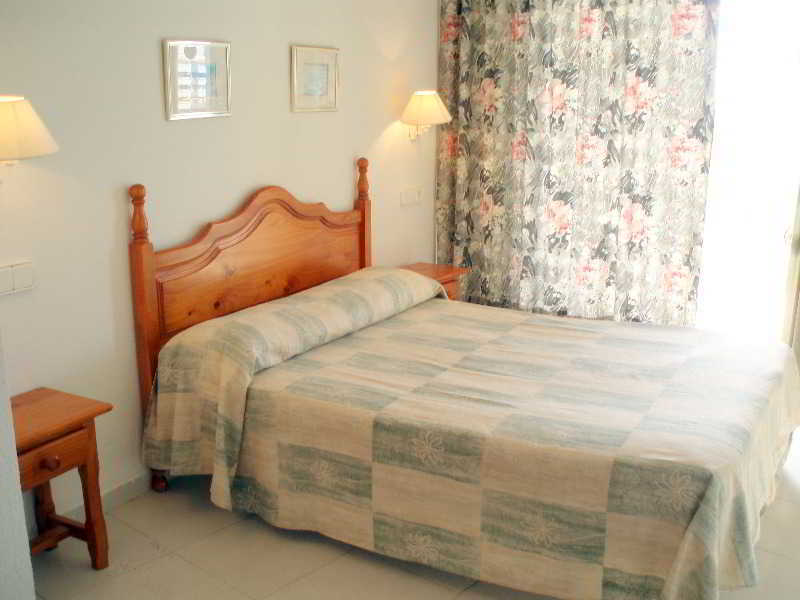Apartbeach Royal Apartments Салоу Екстериор снимка