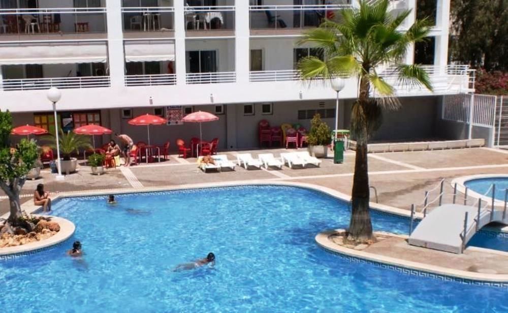 Apartbeach Royal Apartments Салоу Екстериор снимка