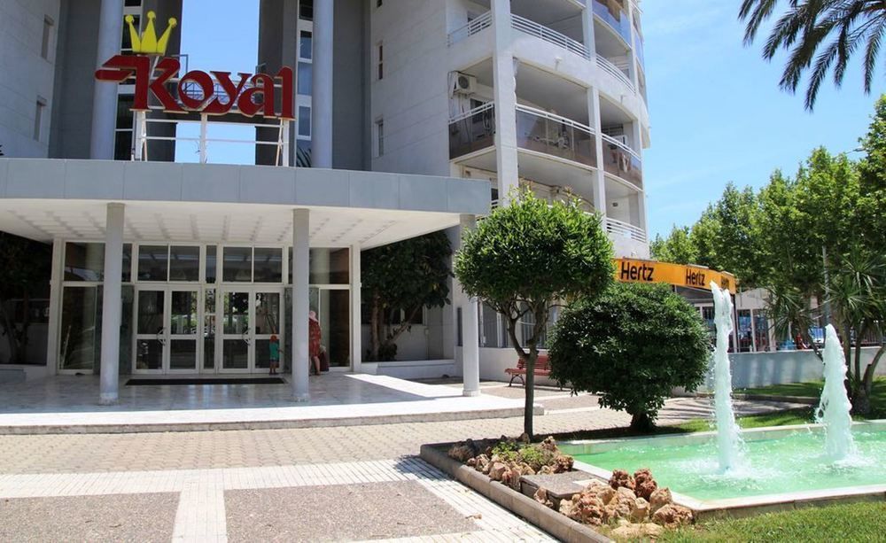 Apartbeach Royal Apartments Салоу Екстериор снимка