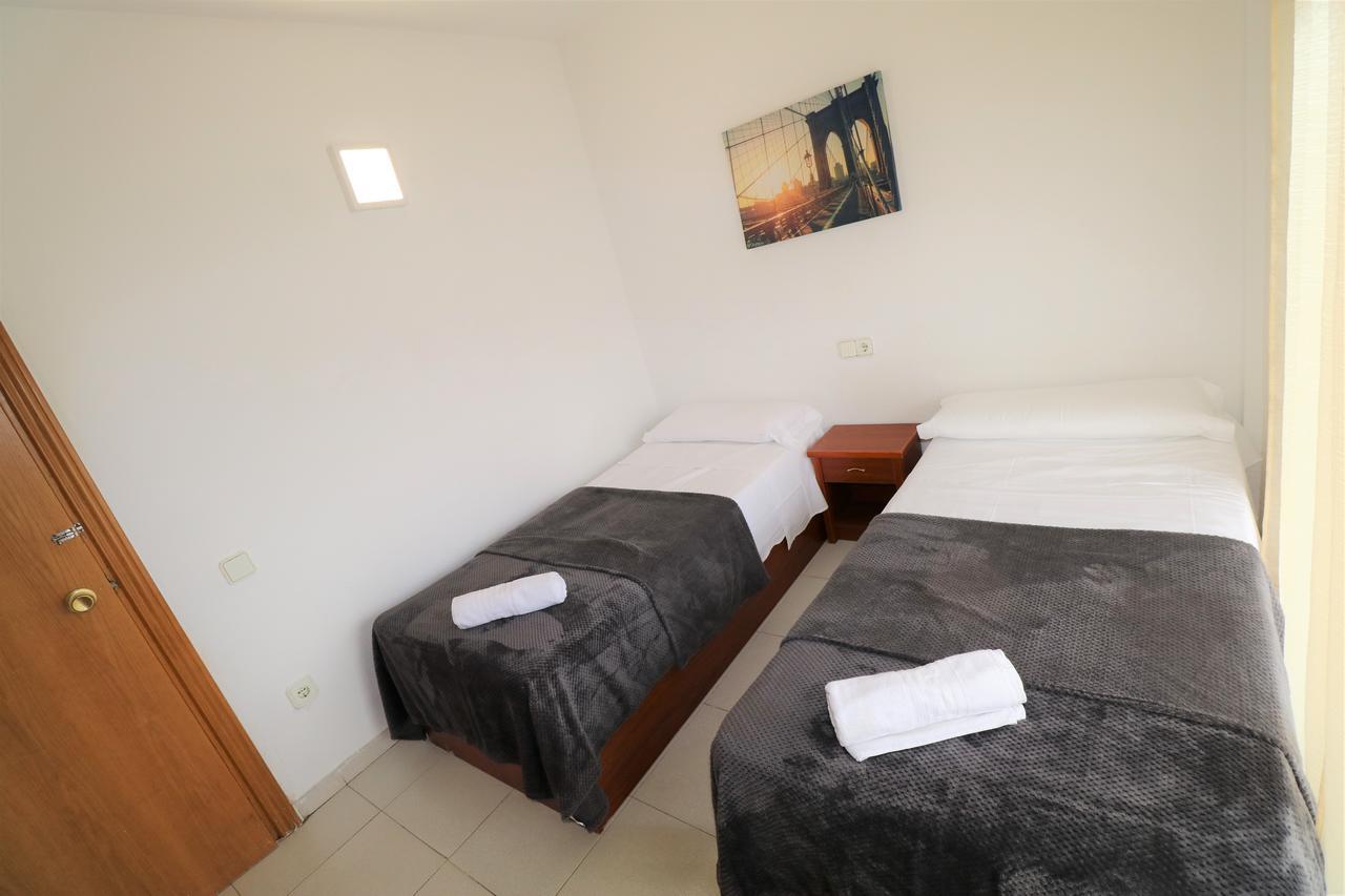 Apartbeach Royal Apartments Салоу Екстериор снимка