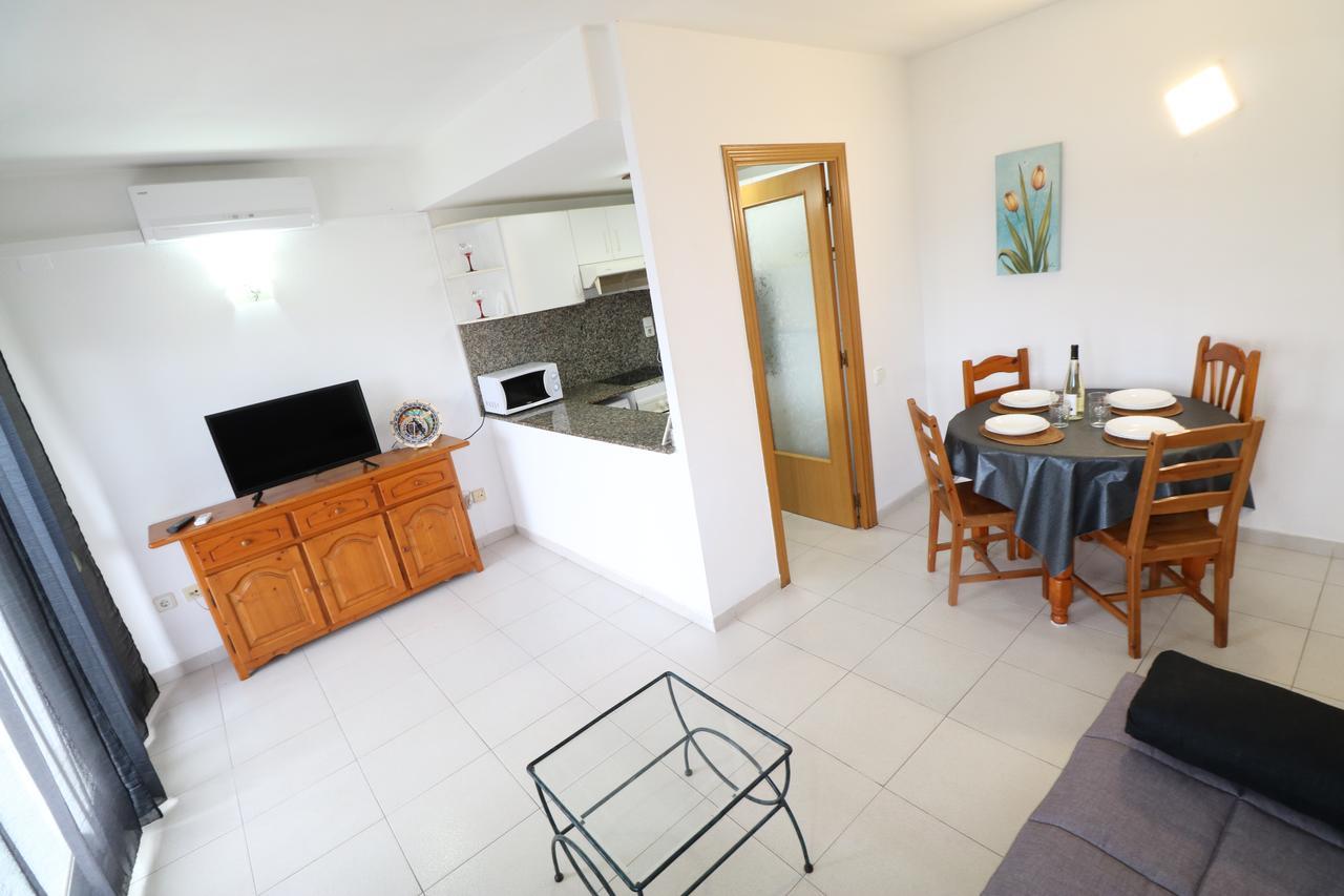 Apartbeach Royal Apartments Салоу Екстериор снимка