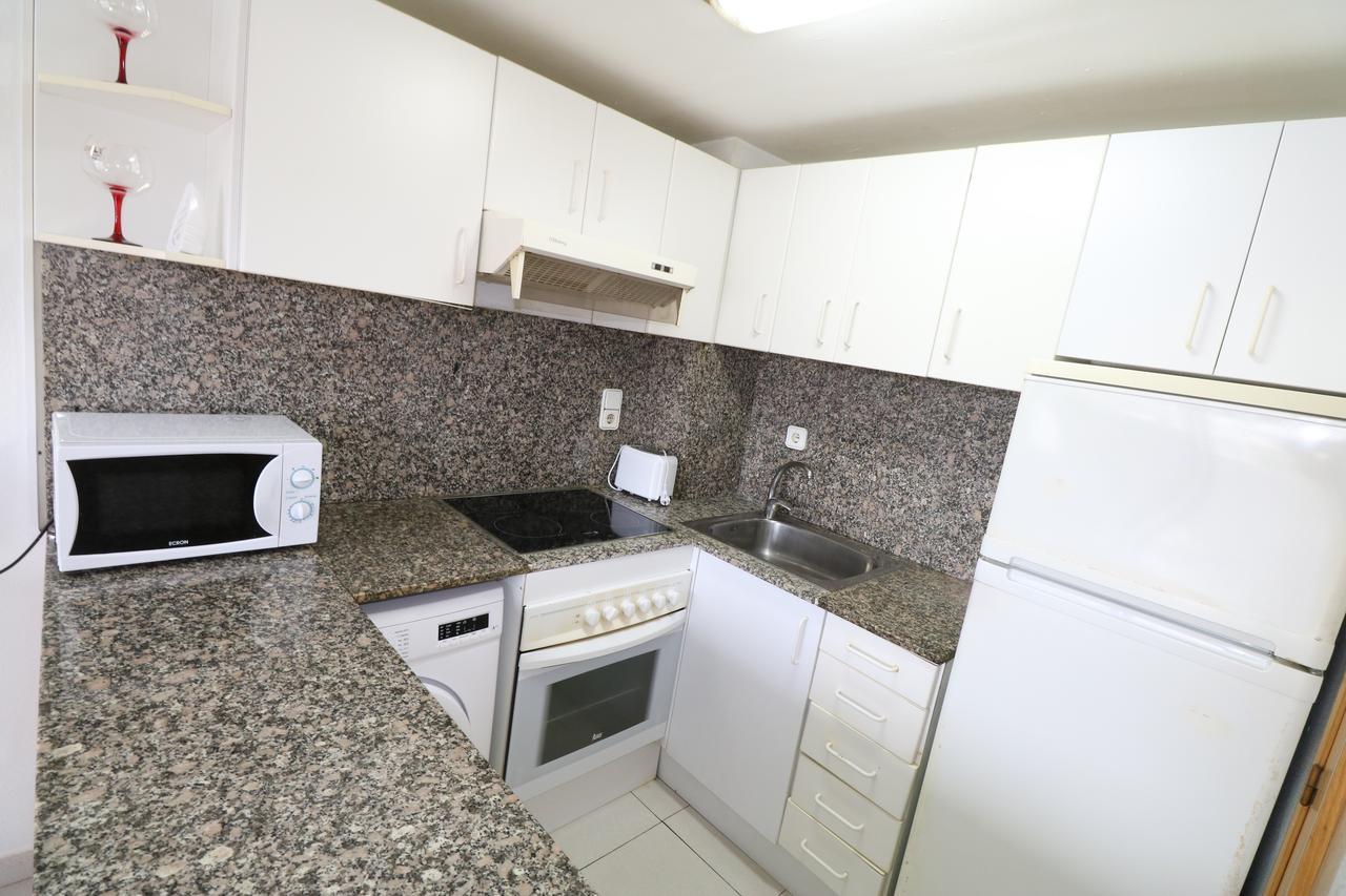 Apartbeach Royal Apartments Салоу Екстериор снимка